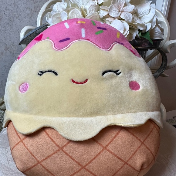 Squishmallows Other - SQUISMALLOS ICE CREAM CONE ages 3+ EUC